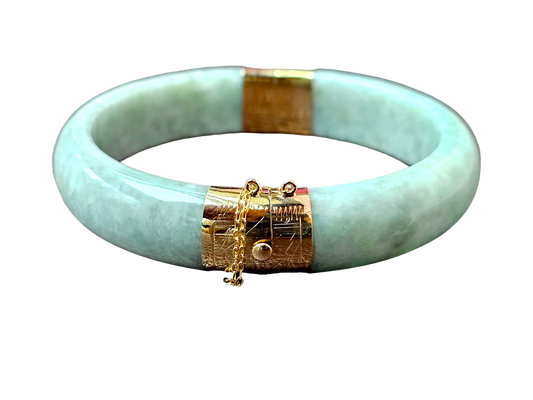 Viceroy's Circular Burmese A Jade Bangle Bracelet (with 14K Yellow Gold)