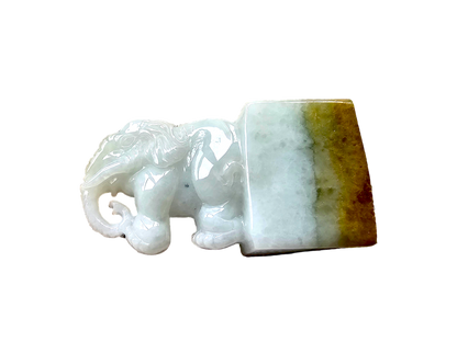 壮麗なビルマ産A翡翠象飾りの起源