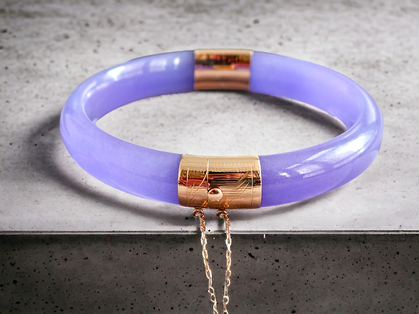 Viceroy's Circular Lavender Jade Bangle Bracelet (with 14K Yellow Gold)