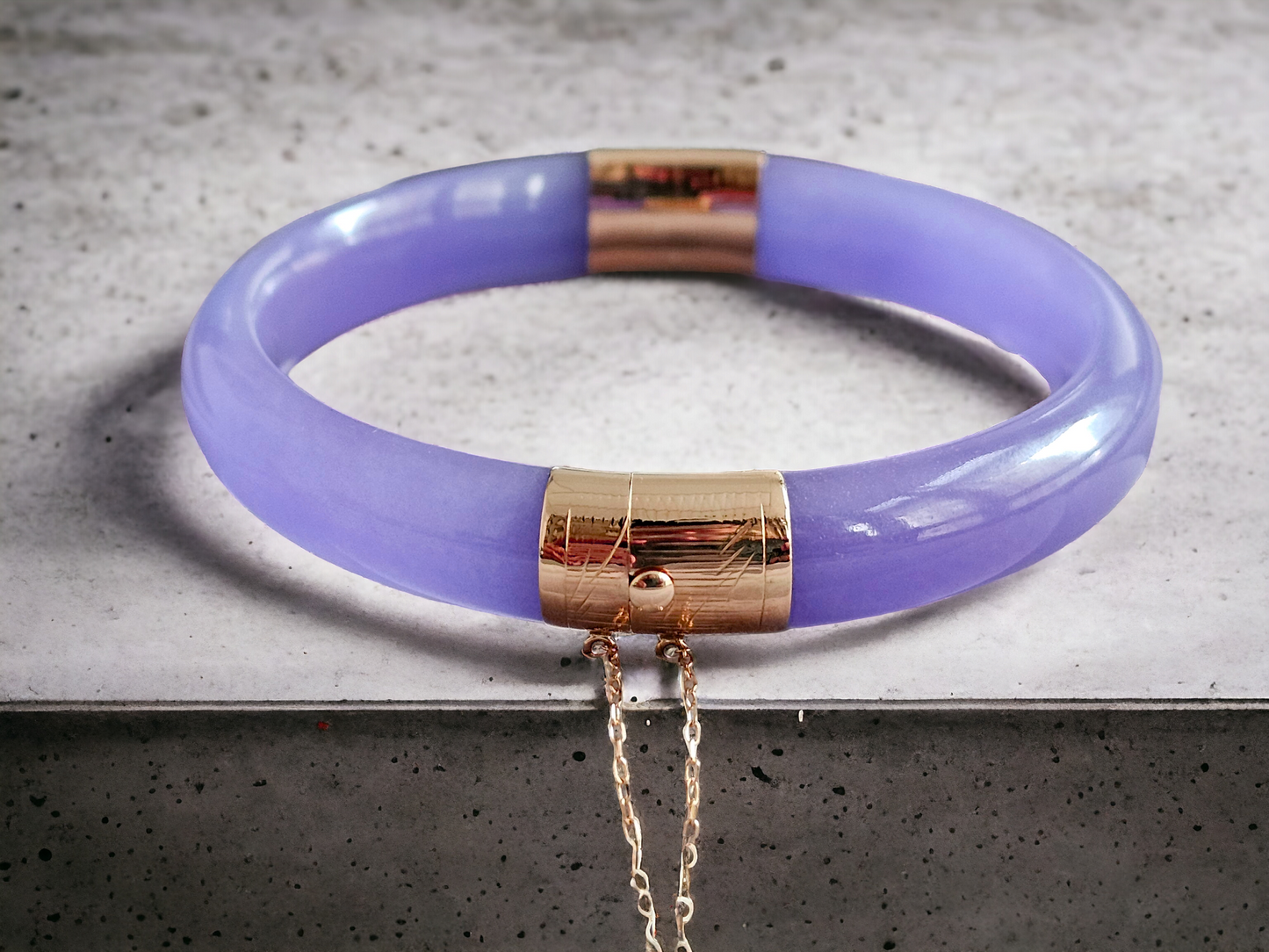 Viceroy's Circular Lavender Jade Bangle Bracelet (with 14K Yellow Gold)