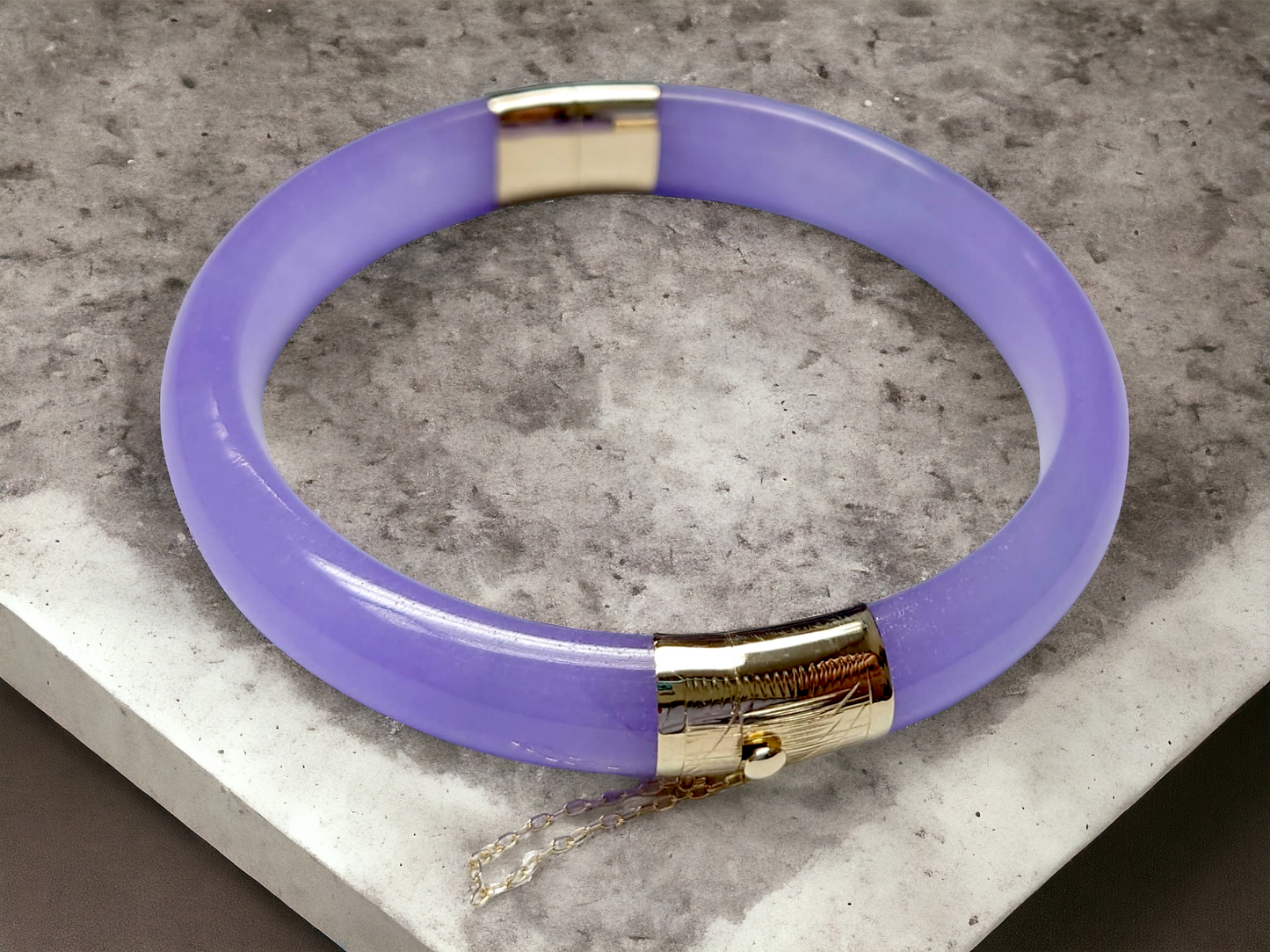 Viceroy's Circular Lavender Jade Bangle Bracelet (with 14K Yellow Gold)