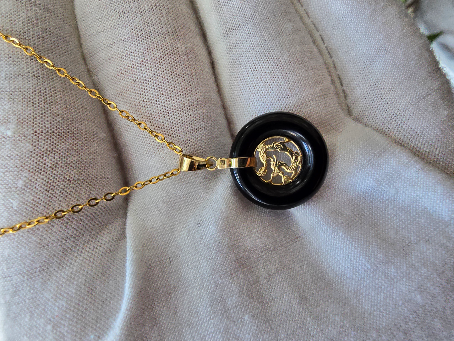 Lantau Zhong Onyx Dragon Pendant (with 14K Yellow Gold)