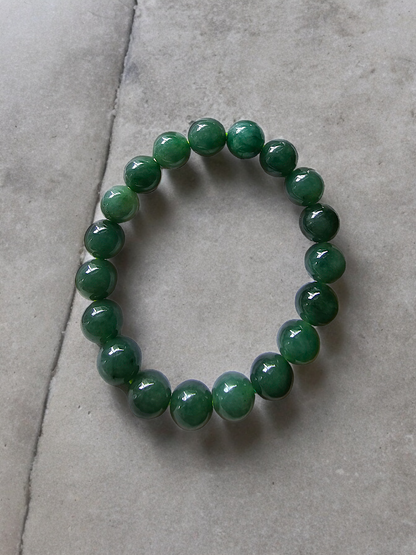 Imperial Japanese Green Burmese A-Jade Beaded Bracelet (MADE IN JAPAN) (10.5mm Each x 19 beads) 05029