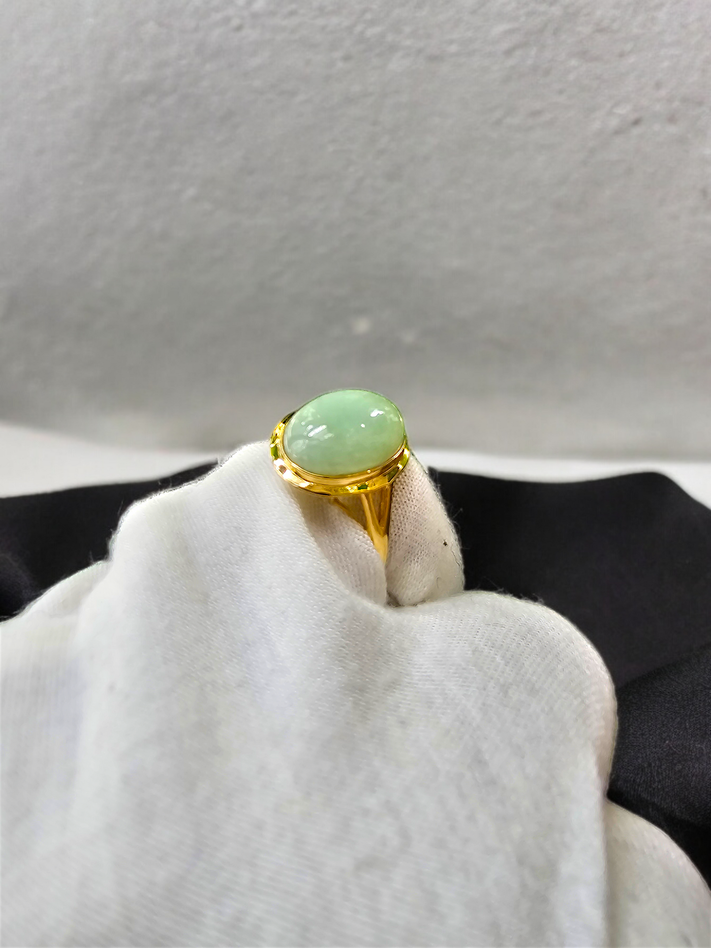 Ming Burmese A-Jade Ring (with 14K Yellow Gold)