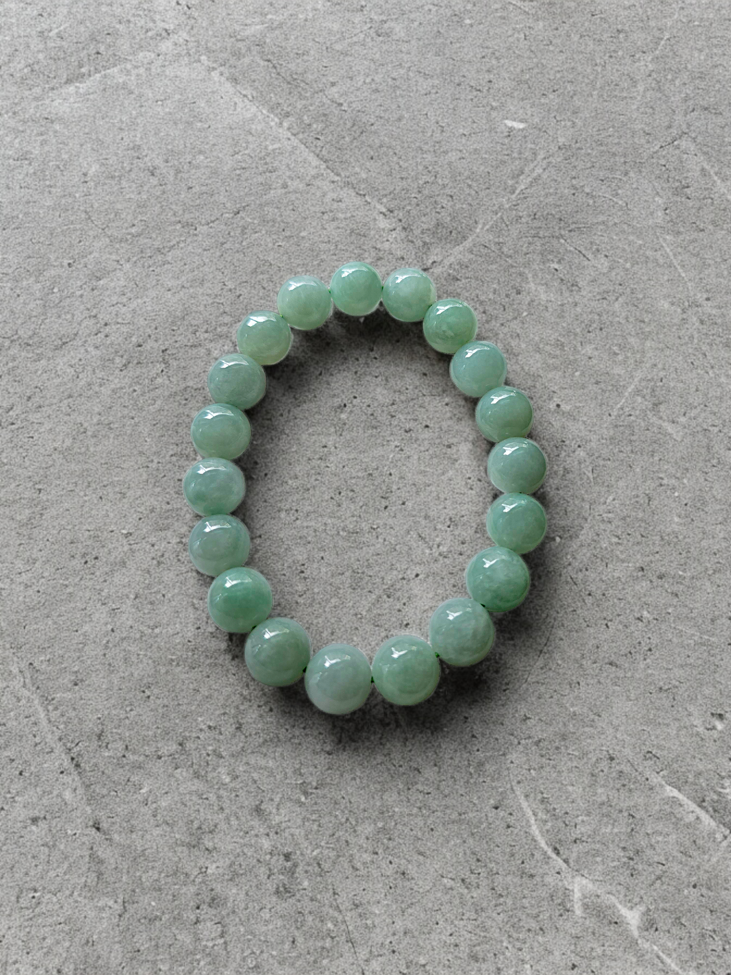 Imperial Japanese Green Burmese A-Jade  Beaded Bracelet (MADE IN JAPAN) (10-10.5mm Each x 19 beads) 05013