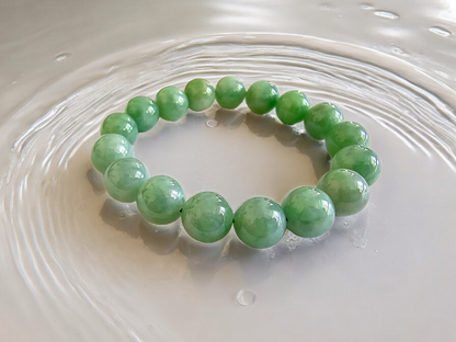 Imperial Japanese Green Burmese A-Jade Beaded Bracelet (MADE IN JAPAN) (12mm Each x 17 beads) 05016