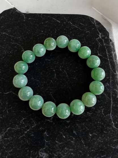 Imperial Japanese Green Burmese A-Jade Beaded Bracelet (MADE IN JAPAN) (12mm Each x 17 beads) 05016