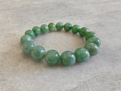 Imperial Japanese Green Burmese A-Jade Beaded Bracelet (MADE IN JAPAN) (12mm Each x 17 beads) 05016