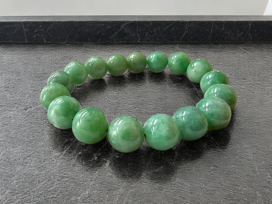 Imperial Japanese Green Burmese A-Jade Beaded Bracelet (MADE IN JAPAN) (12mm Each x 17 beads) 05016