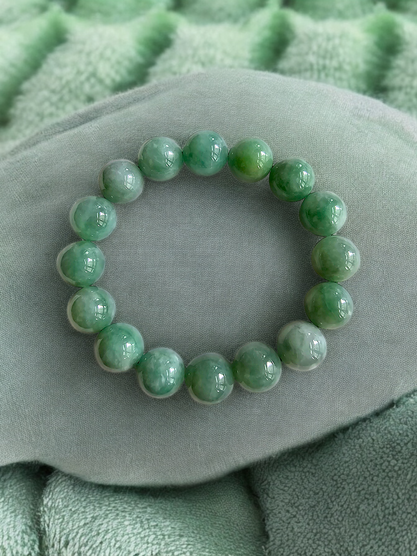 Imperial Japanese Green Burmese A Jade Beaded Bracelet (MADE IN JAPAN) (12mm Each x 16 beads) 05017