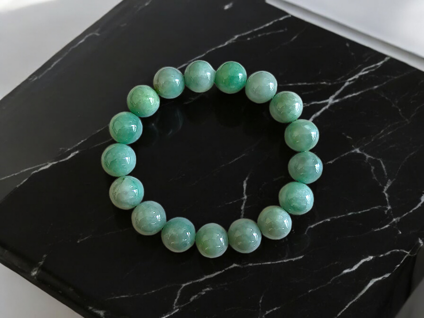 Imperial Japanese Green Burmese A Jade Beaded Bracelet (MADE IN JAPAN) (12mm Each x 17 beads) 05018