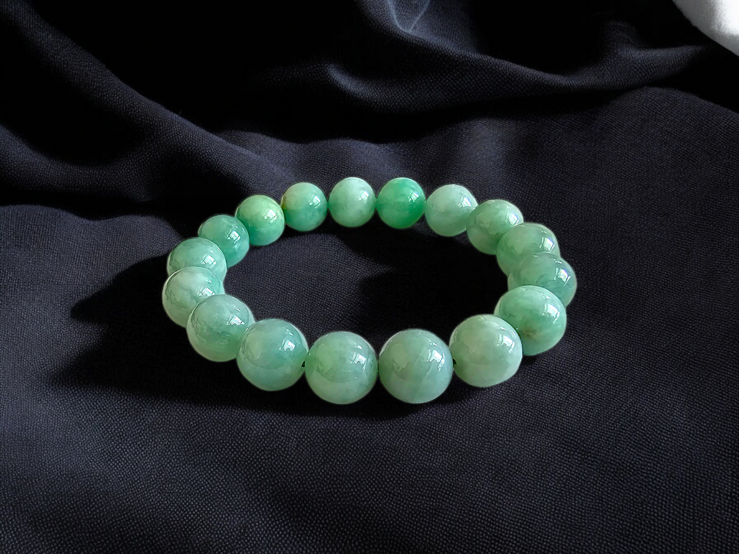 Imperial Japanese Green Burmese A Jade Beaded Bracelet (MADE IN JAPAN) (12mm Each x 17 beads) 05018