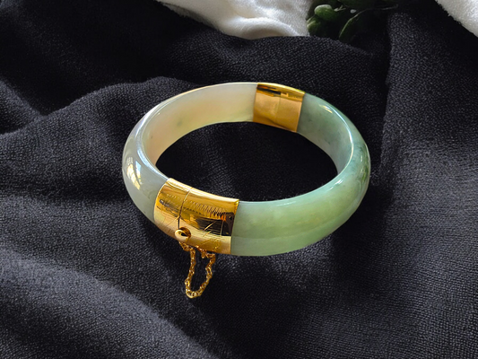 1881 Viceroy's Elliptical Burmese A-Jade Bangle Bracelet (with 14K Yellow Gold)