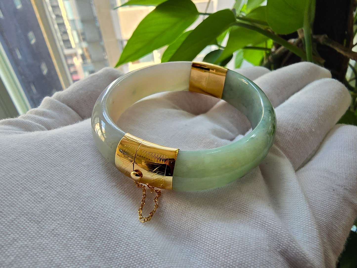 1881 Viceroy's Elliptical Burmese A-Jade Bangle Bracelet (with 14K Yellow Gold)