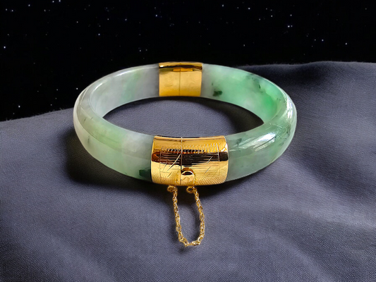 1883 Viceroy's Elliptical Burmese A-Jade Bangle Bracelet (with 14K Yellow Gold)