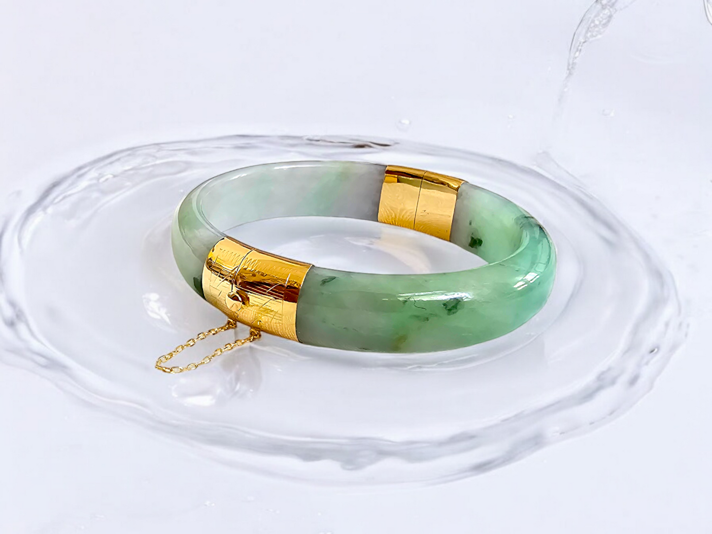 1883 Viceroy's Elliptical Burmese A-Jade Bangle Bracelet (with 14K Yellow Gold)