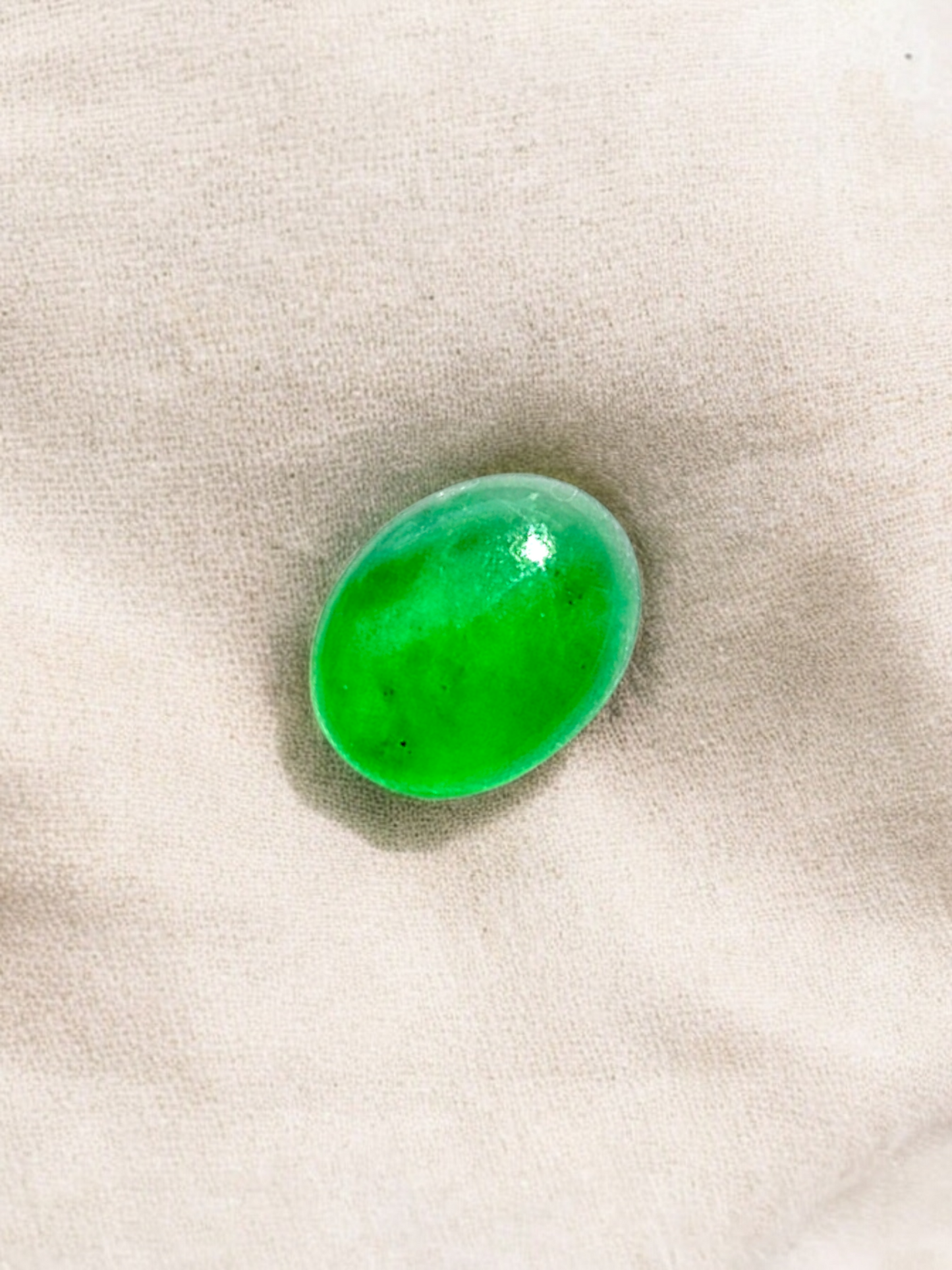 Certified 1.41cts. Vivid Imperial Green Burmese A-Jadeite Oval Cabochon Loose Stone LS2