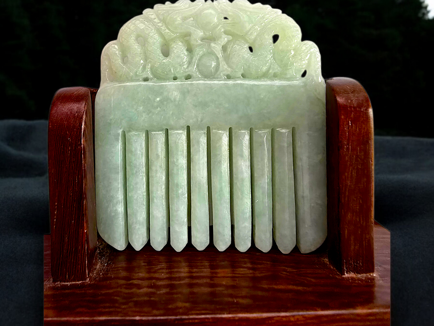 Ozoku Carved Dragon Burmese A-Jadeite Comb Ornament Showpiece with Stand