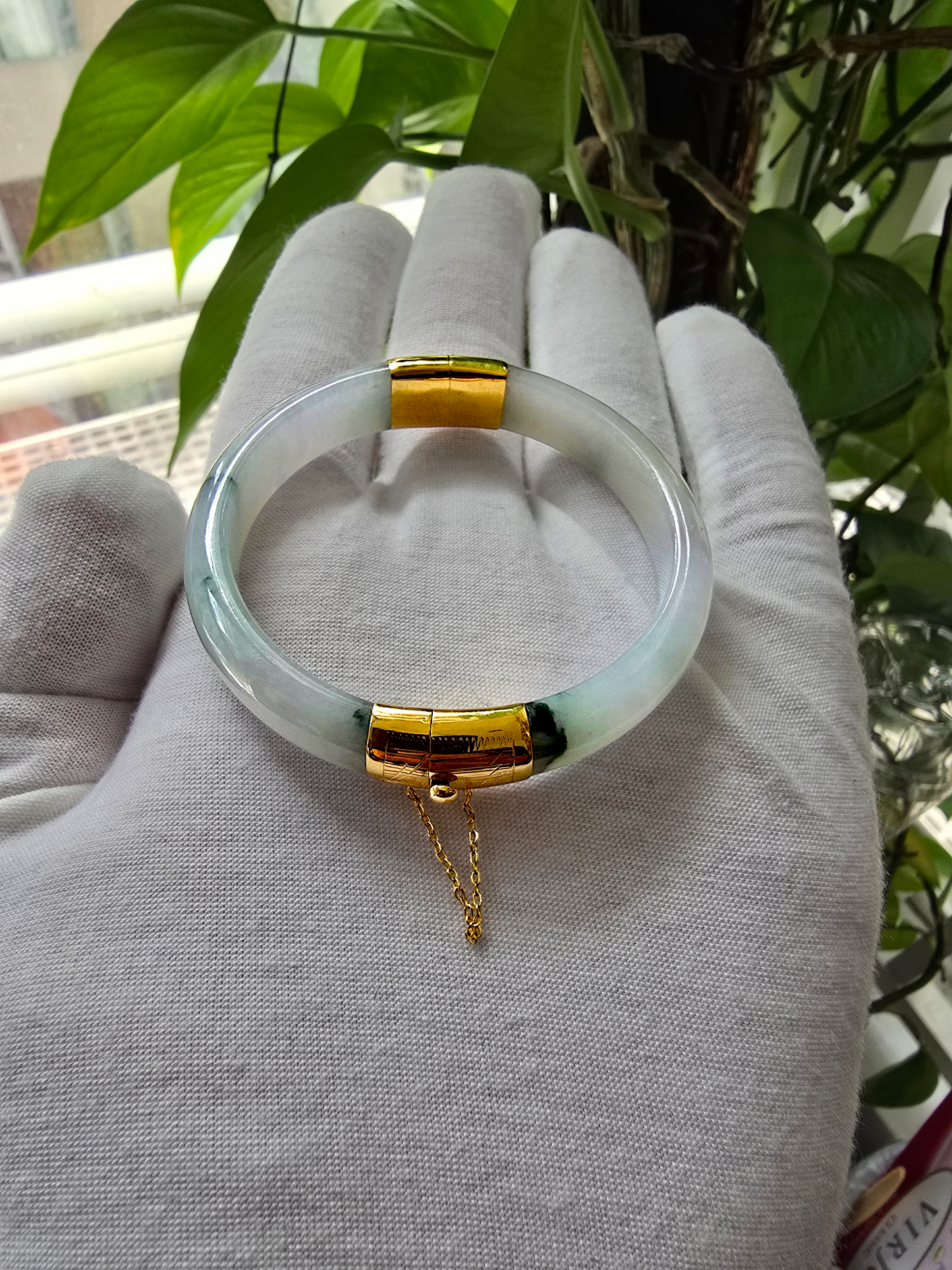 1884 Viceroy's Elliptical Burmese A-Jade Bangle Bracelet (with 14K Yellow Gold)