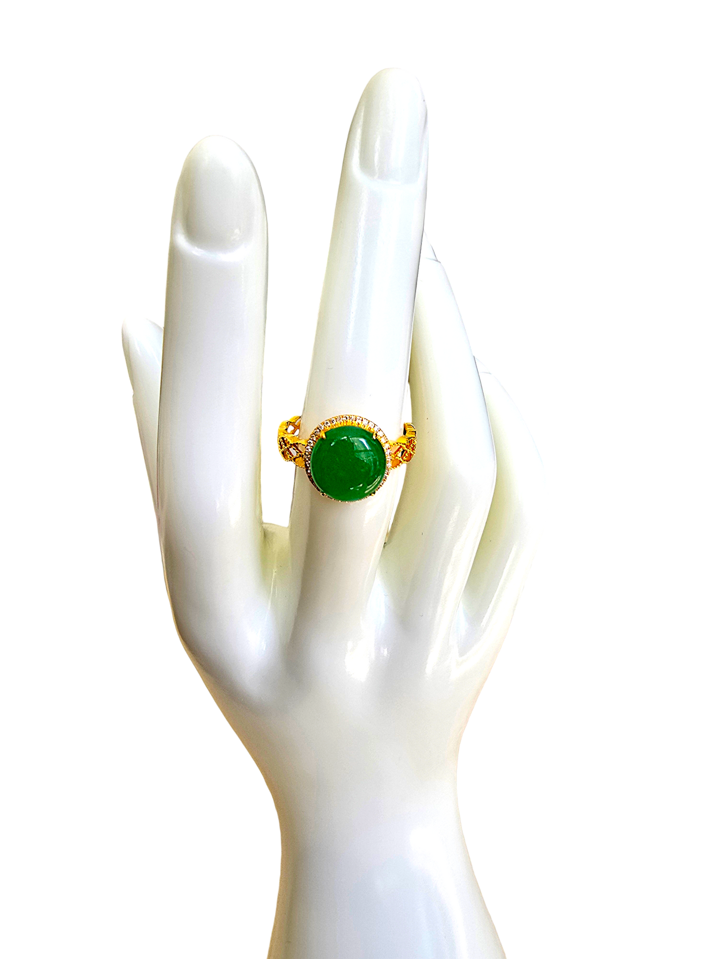 Shinjuku' MADE IN JAPAN Burmese Vivid Green A-Jade, Natural White Diamonds and 18K Yellow Gold Ring - Certified