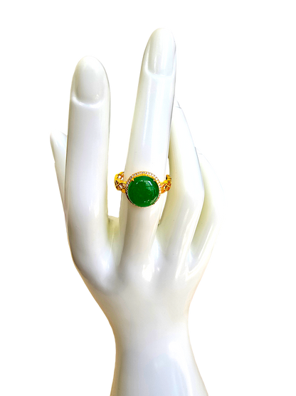 Shinjuku' MADE IN JAPAN Burmese Vivid Green A-Jade, Natural White Diamonds and 18K Yellow Gold Ring - Certified