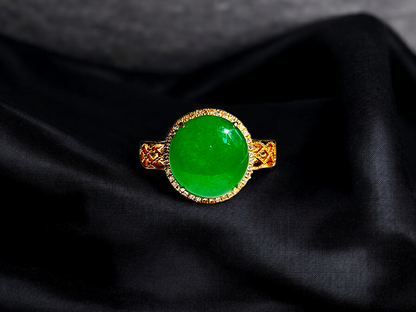 Shinjuku' MADE IN JAPAN Burmese Vivid Green A-Jade, Natural White Diamonds and 18K Yellow Gold Ring - Certified