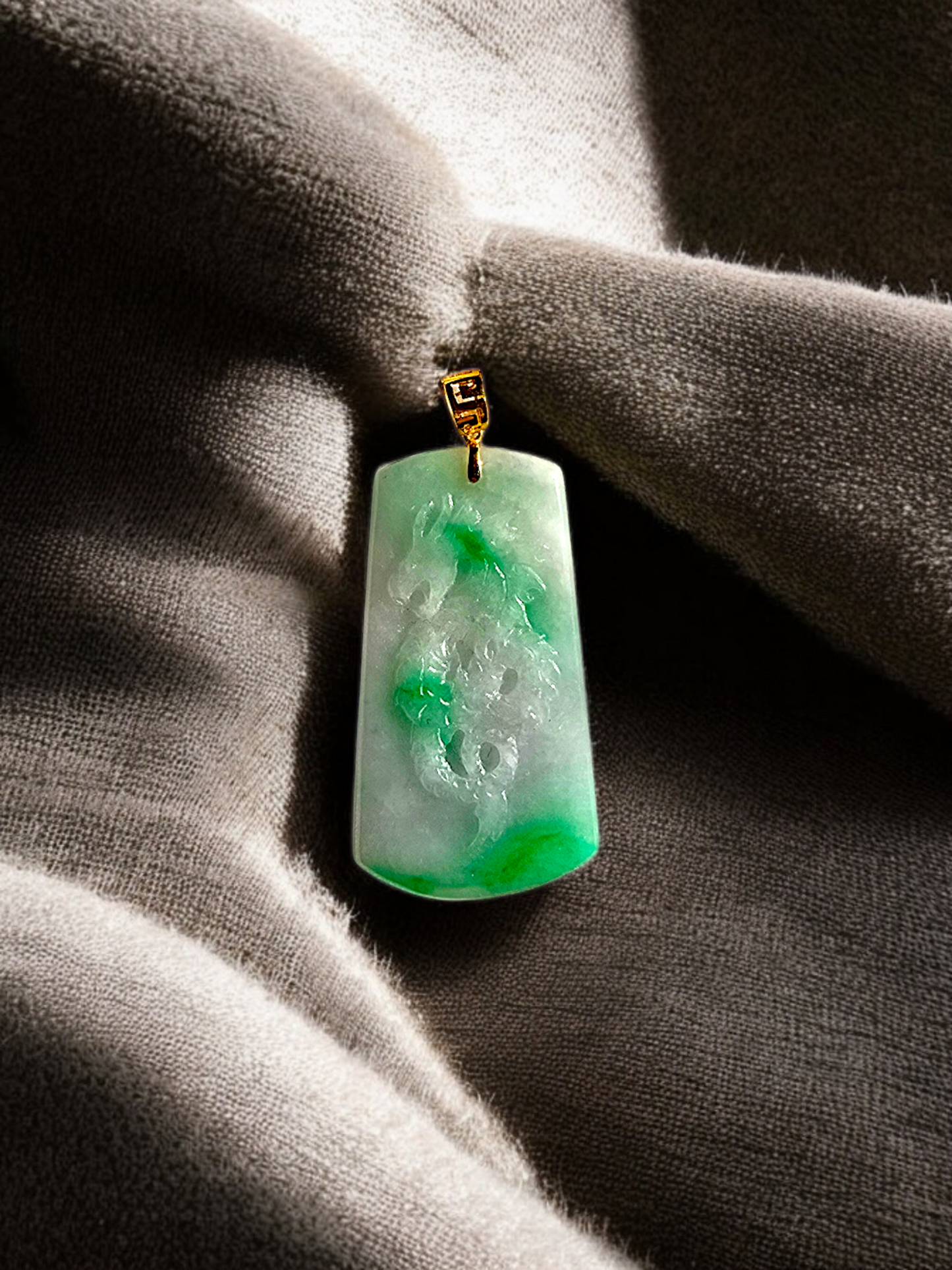 Dragon of Ogaki Burmese Green A-Jade Pendant with 18K Yellow Gold - Certified