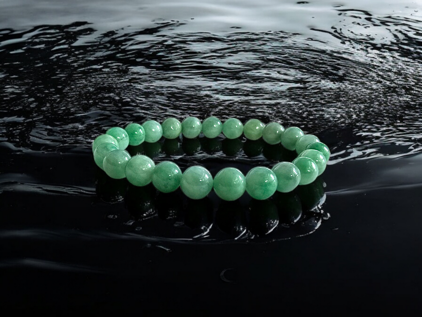 Imperial Japanese Green Burmese A-Jade Beaded Bracelet (MADE IN JAPAN) (8mm Each x 23 beads) 05030