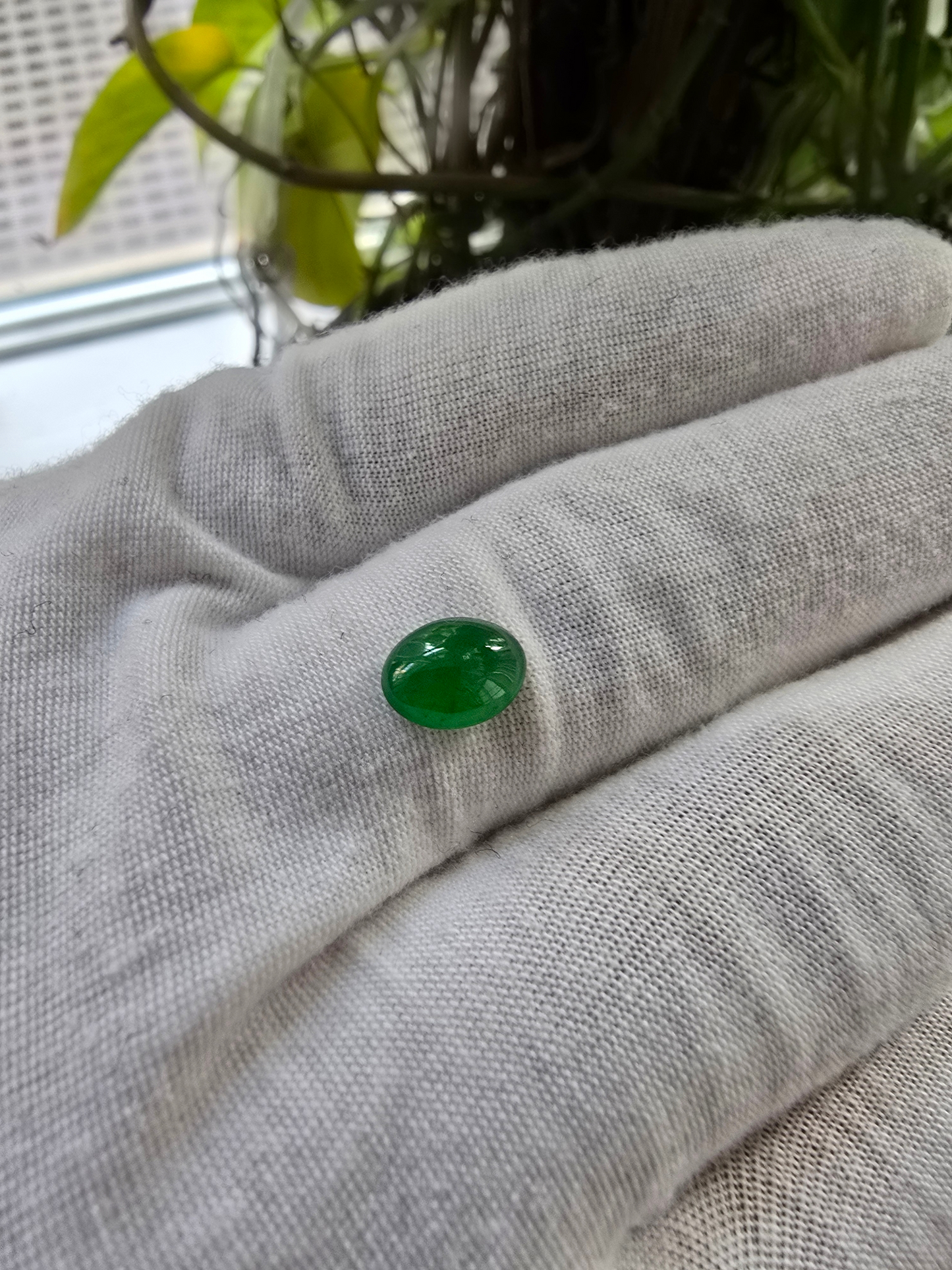 Certified MADE IN JAPAN 1.948 cts. Intense-Vivid Imperial Green Burmese A-Jadeite Oval Cabochon Loose Stone LS8