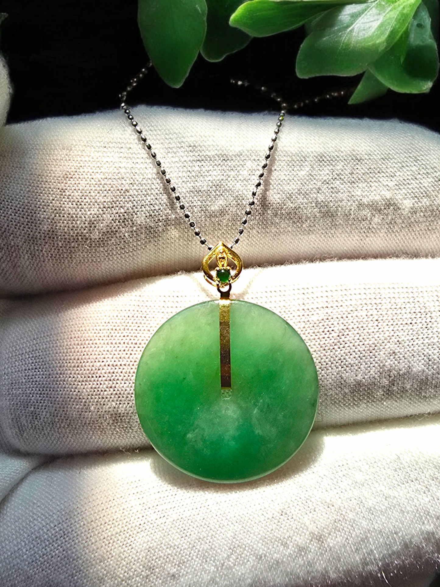 Cheung's Round Donut Burmese A-Jade 22.50 mm Pendant with 18K Yellow Gold - Certified