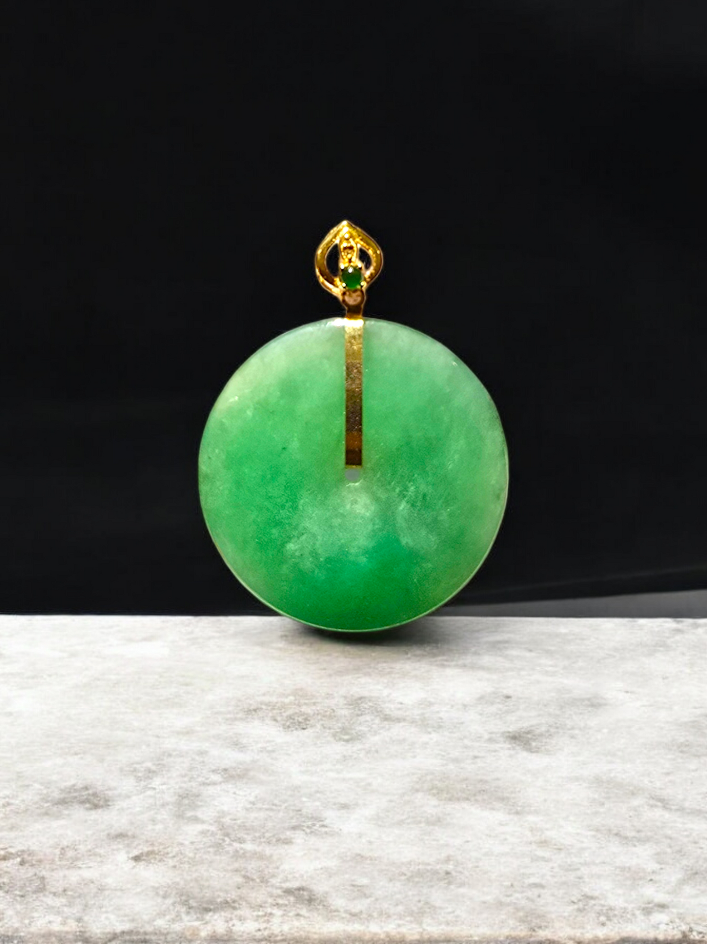 Cheung's Round Donut Burmese A-Jade 22.50 mm Pendant with 18K Yellow Gold - Certified