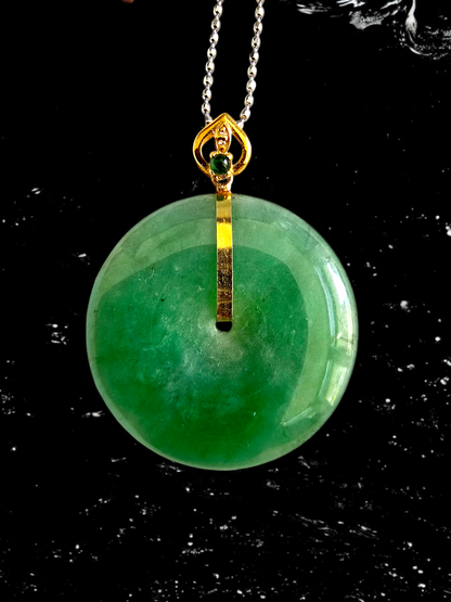 Cheung's Round Donut Burmese A-Jade 22.50 mm Pendant with 18K Yellow Gold - Certified