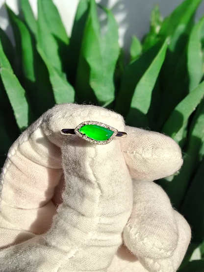 Flow Leaf Burmese A Jade Ring, with White Diamonds, and 18K White Gold - Certified