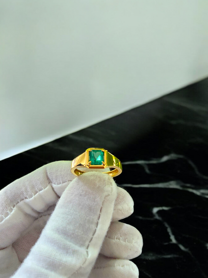 Certified Natural Columbian Emerald 1.01cts (Vivid Green) Men's Ring with 18K Yellow Gold - R2