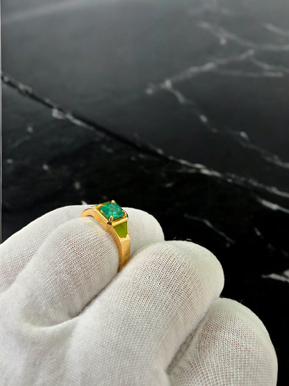 Certified Natural Columbian Emerald 1.01cts (Vivid Green) Men's Ring with 18K Yellow Gold - R2