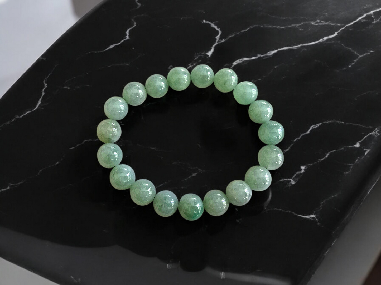 Imperial Japanese Green Burmese A-Jade Beaded Bracelet (MADE IN JAPAN) (10.5mm Each x 19 beads) 05034