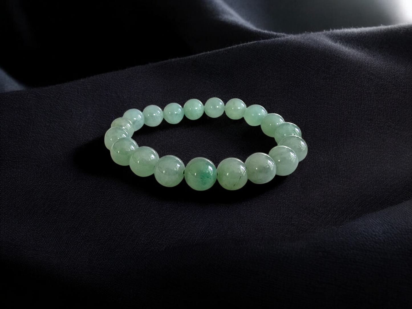 Imperial Japanese Green Burmese A-Jade Beaded Bracelet (MADE IN JAPAN) (10.5mm Each x 19 beads) 05034