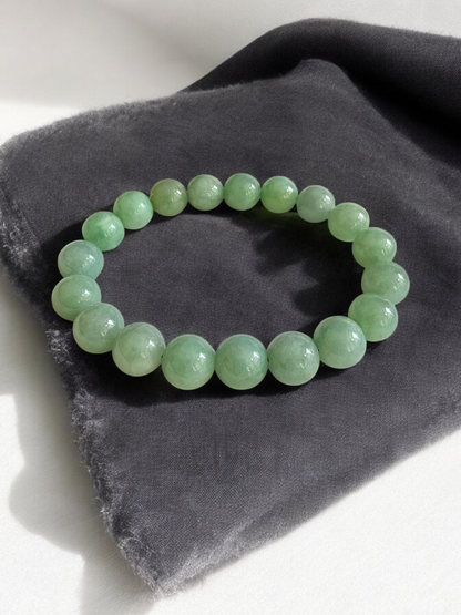 Imperial Japanese Green Burmese A-Jade Beaded Bracelet (MADE IN JAPAN) (10.5mm Each x 19 beads) 05035