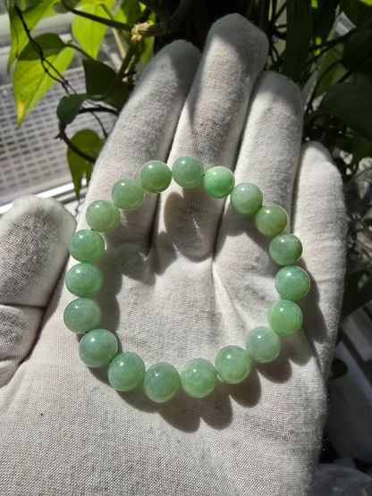 Imperial Japanese Green Burmese A-Jade Beaded Bracelet (MADE IN JAPAN) (10.5mm Each x 19 beads) 05035