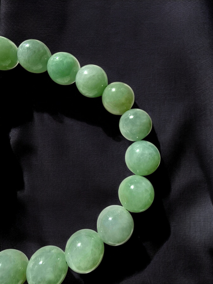 Imperial Japanese Green Burmese A-Jade Beaded Bracelet (MADE IN JAPAN) (10.5mm Each x 19 beads) 05035