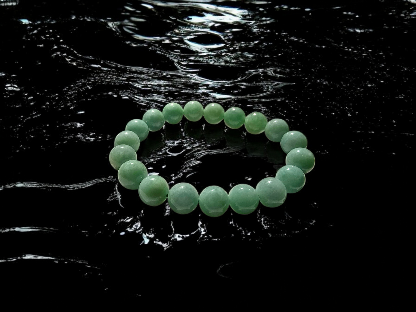 Imperial Japanese Green Burmese A-Jade Beaded Bracelet (MADE IN JAPAN) (10mm Each x 19 beads) 05036