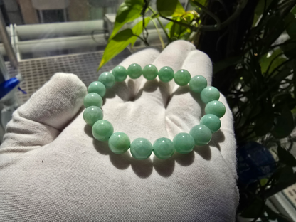 Imperial Japanese Green Burmese A-Jade Beaded Bracelet (MADE IN JAPAN) (10mm Each x 19 beads) 05036