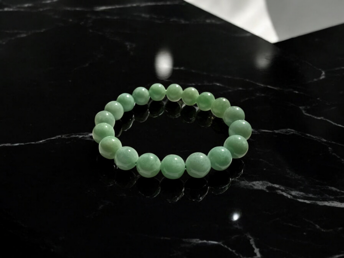 Imperial Japanese Green Burmese A-Jade Beaded Bracelet (MADE IN JAPAN) (10mm Each x 19 beads) 05036