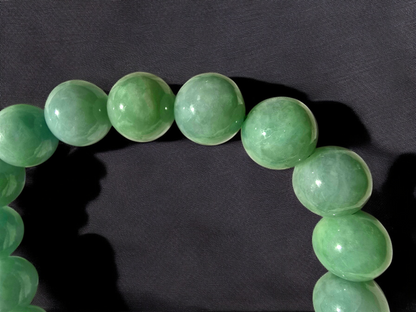 Imperial Japanese Green Burmese A-Jade Beaded Bracelet (MADE IN JAPAN) (10mm Each x 19 beads) 05036