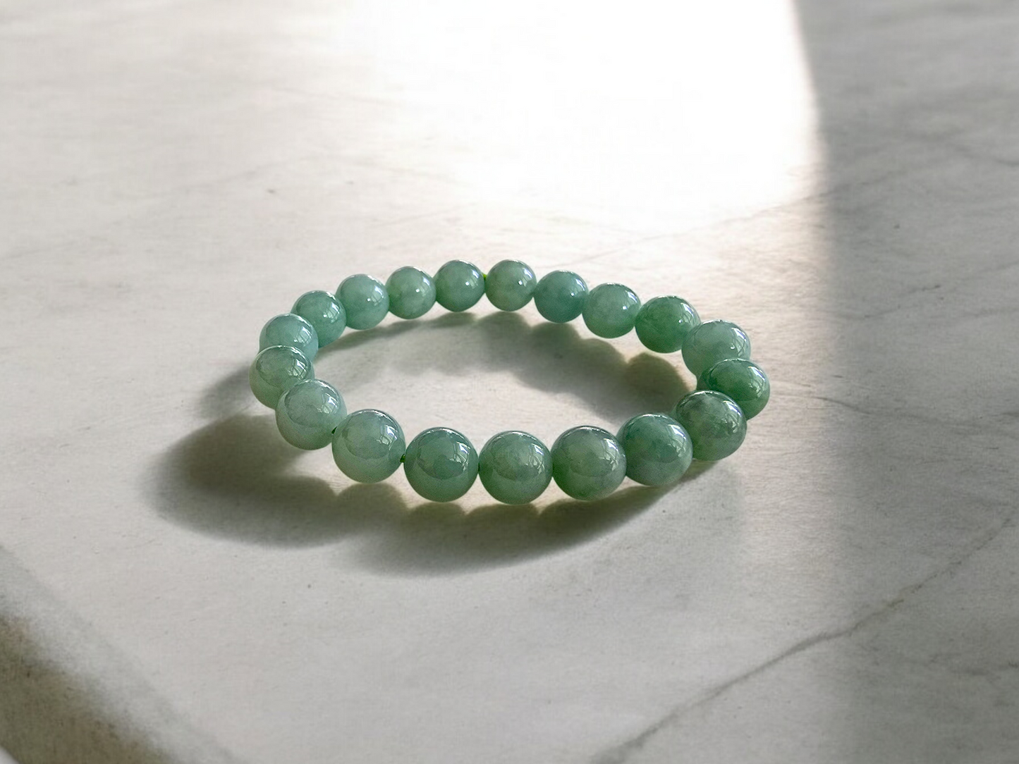 Imperial Japanese Green Burmese A-Jade Beaded Bracelet (MADE IN JAPAN) (10.5mm Each x 19 beads) 05037