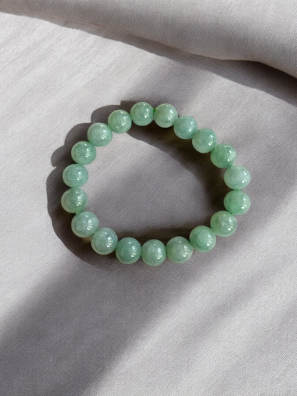 Imperial Japanese Green Burmese A-Jade Beaded Bracelet (MADE IN JAPAN) (10.5mm Each x 19 beads) 05037