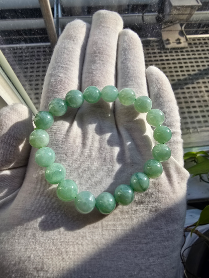 Imperial Japanese Green Burmese A-Jade Beaded Bracelet (MADE IN JAPAN) (10.5mm Each x 19 beads) 05037