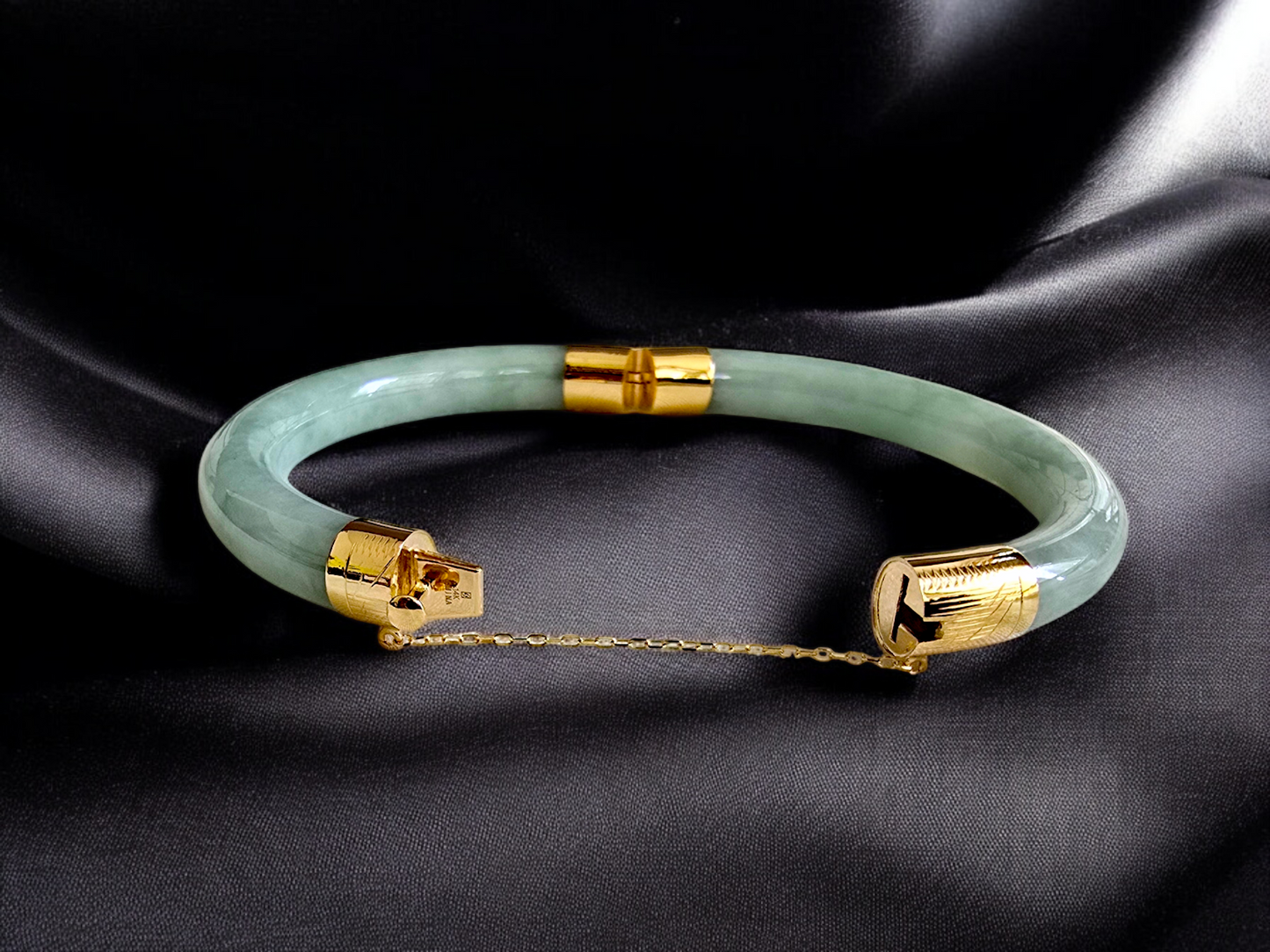 1886 Viceroy's Circular Burmese A-Jade Bangle Bracelet (with 14K Yellow Gold)