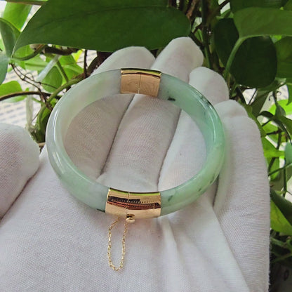 1883 Viceroy's Elliptical Burmese A-Jade Bangle Bracelet (with 14K Yellow Gold)